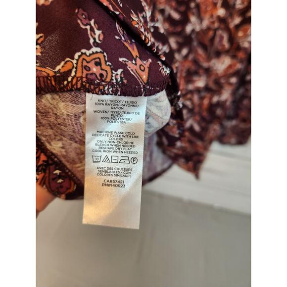Loft Women's Maroon Floral Long Sleeve Mock Neck Half Button Blouse Size XS - Picture 4 of 6